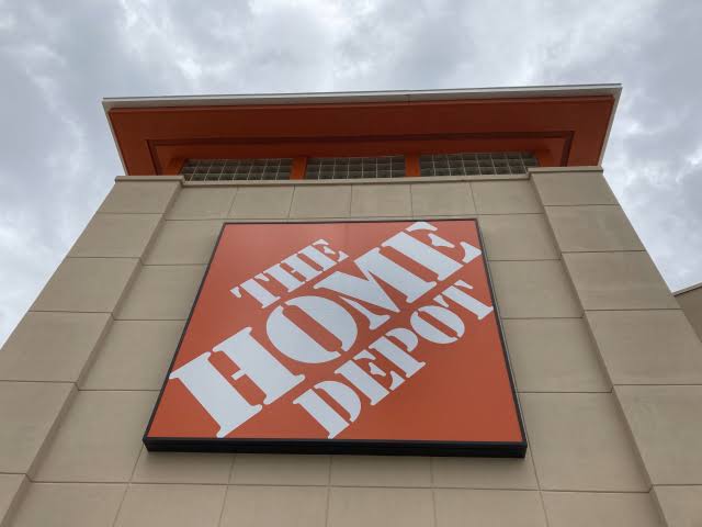Home Depot Tops Estimates, Even With the Housing Market Stuck