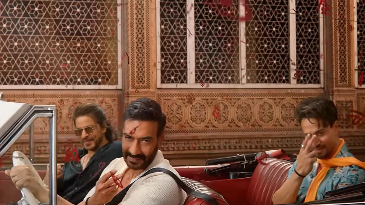 SRK, Ajay Devgn And Tiger Shroff Slapped With FDA Notices Over Vimal Elaichi Ad
