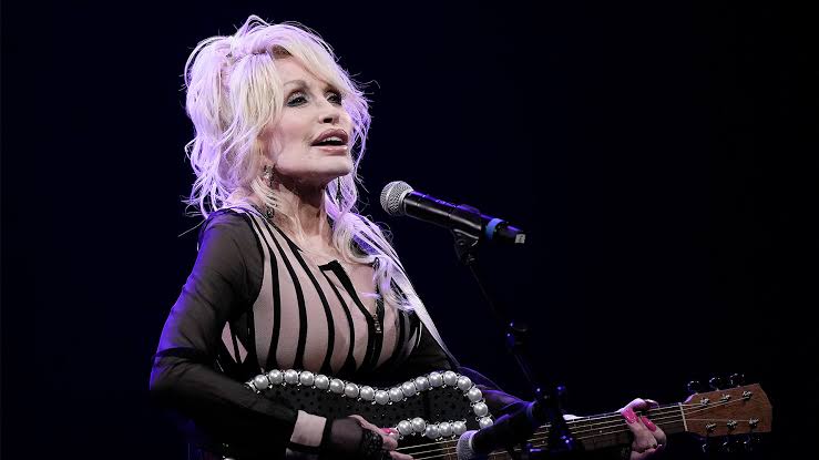 Dolly Parton, Who Turned a Hardscrabble Tennessee Childhood Into Six Decades of American Music, Dies at 80