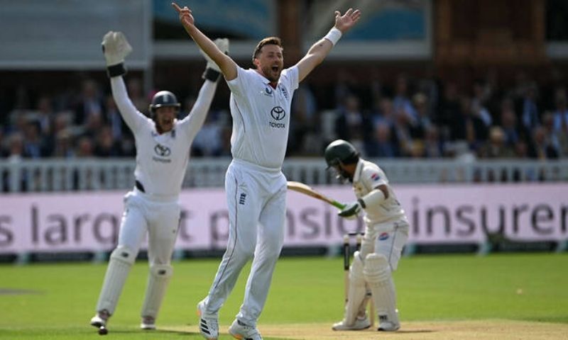 Robinson's 4-Wicket Burst Sends Pakistan Crashing to 110 as England Tighten Grip at Lord's