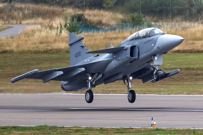 Poland's F-35 Fleet Doubles Overnight as Five More Stealth Fighters Land at Łask Air Base