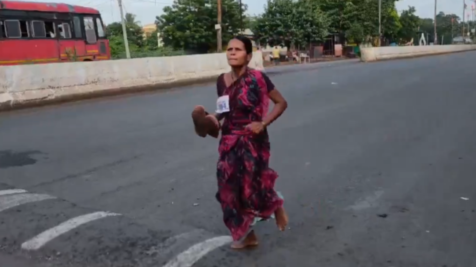 Barefoot in a Sari, She Outran Police Academy Trainees — All for Her Daughters' School Fees